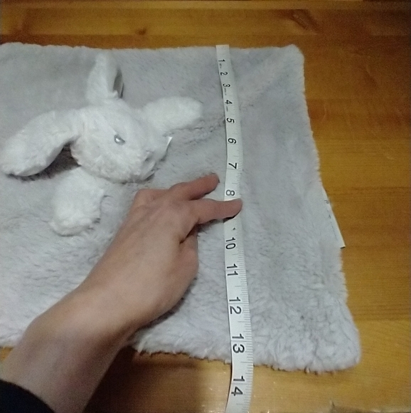 Blanket & Beyond soft gray bunny blanket - Picture 7 of 8